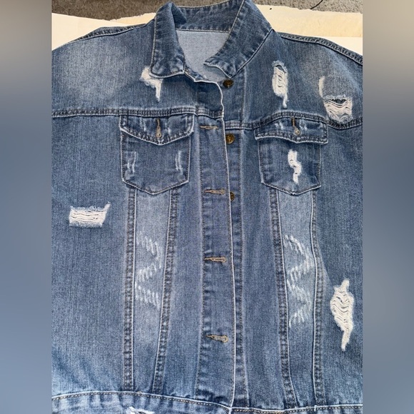 Distressed, women’s medium blue Jean jacket - Picture 6 of 7